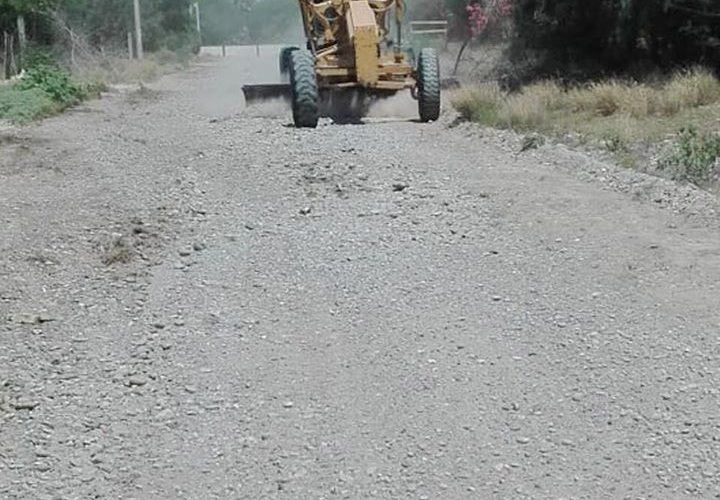 Encalichan calles del poblado Santa Rosalía